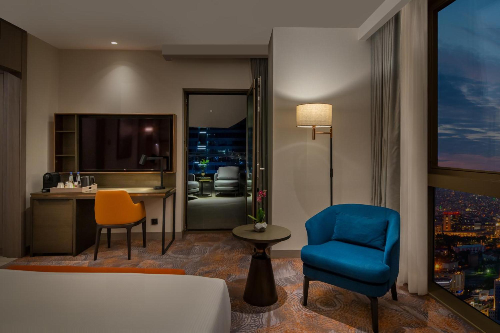 伊斯坦布尔希尔顿购物中心酒店 外观 照片 A room at the hotel