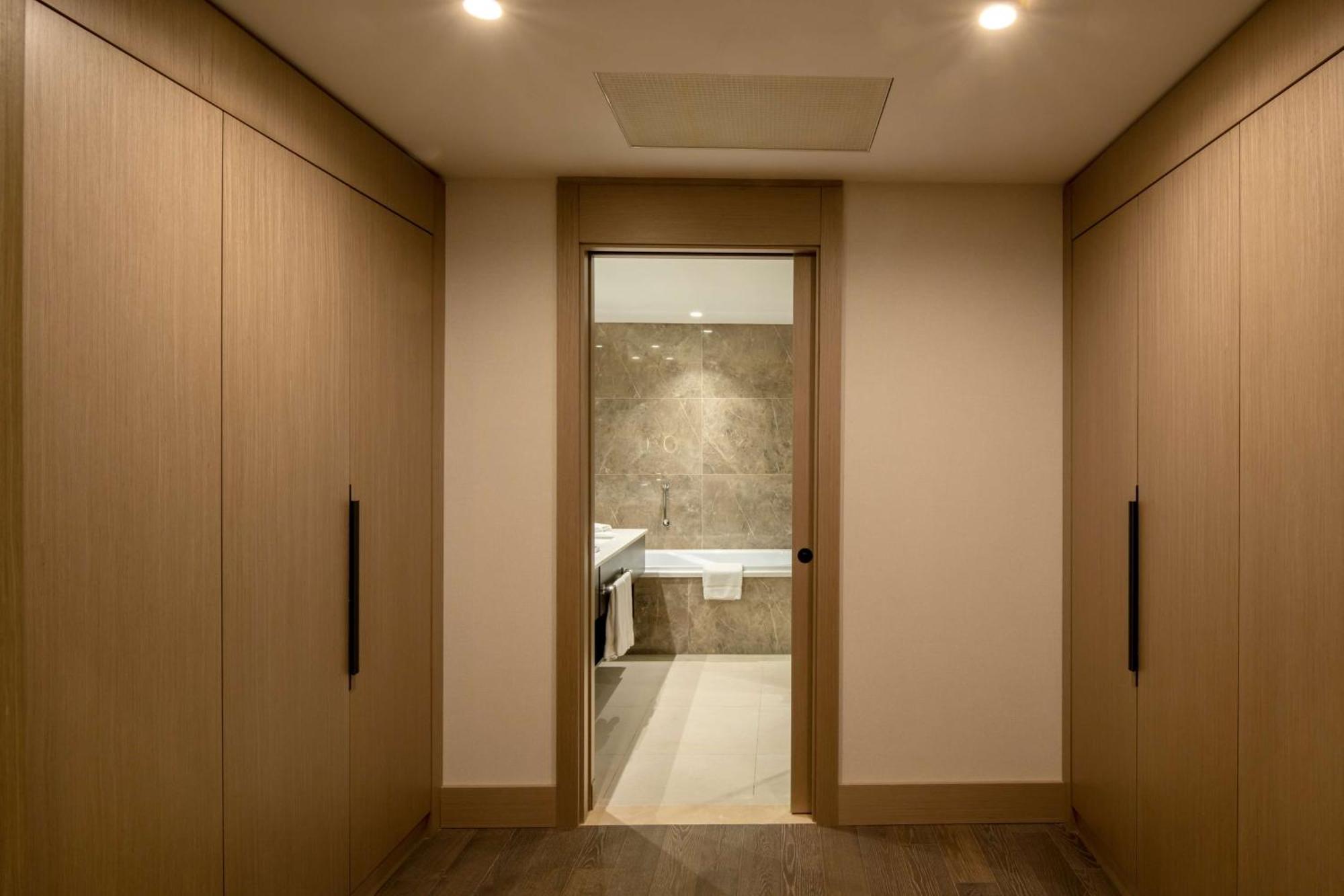 伊斯坦布尔希尔顿购物中心酒店 外观 照片 A walk-in closet