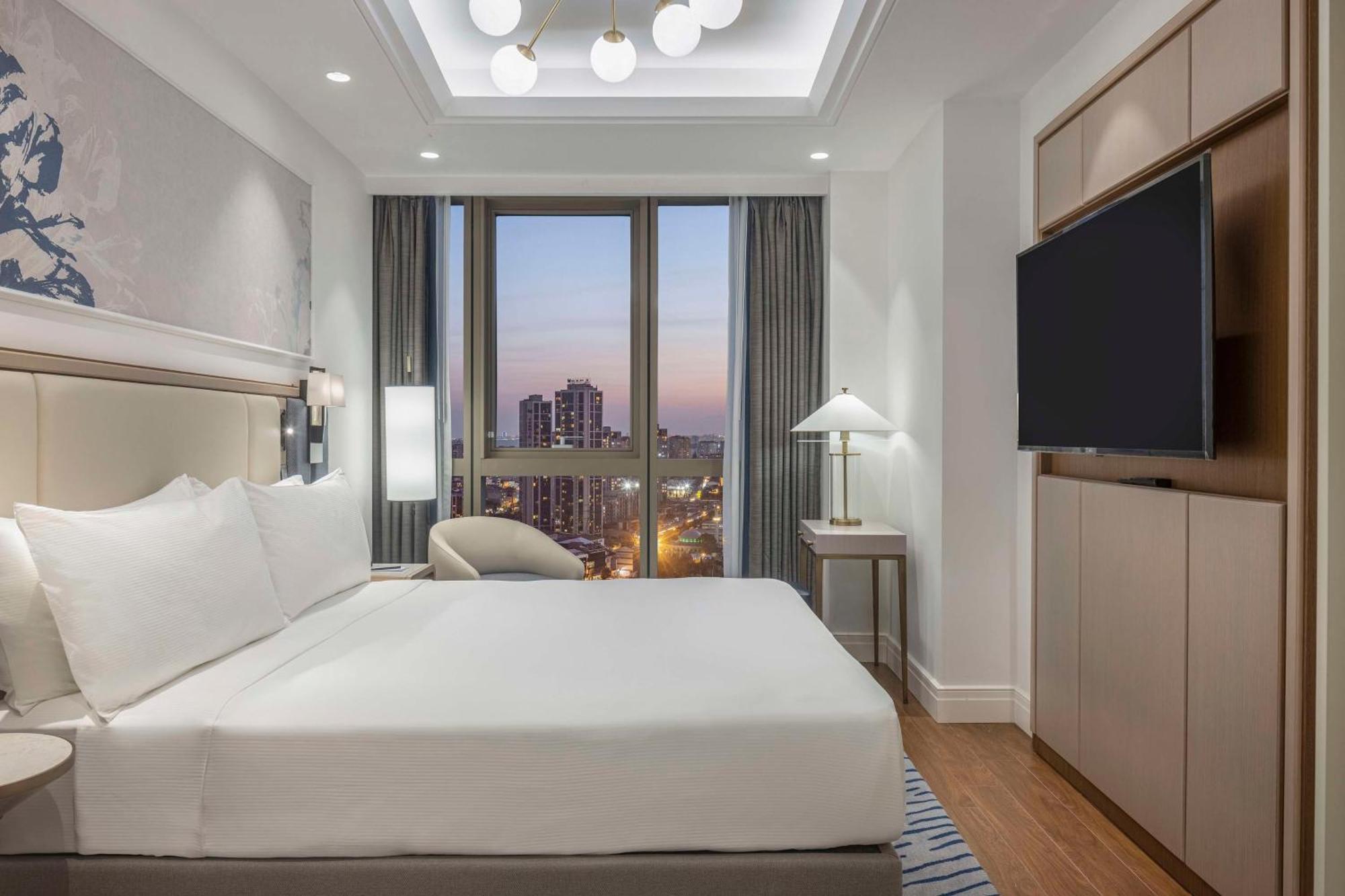 伊斯坦布尔希尔顿购物中心酒店 外观 照片 A bedroom at the hotel